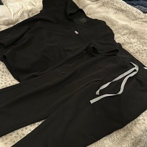 Figs scrub top & jogger set